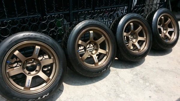 TE37 ขอบ18 6รู กว้าง9นิ้ว ออฟ0 4วง ไร้ริ้วรอย ใช้งาน2อาทิตย์