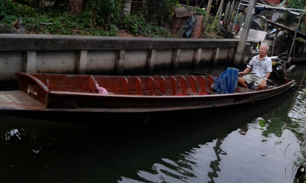 ขายเรือไม้สักขนาด 4 วา พร้อมเครื่องยนต์ติดแก๊ซ เรียบร้อยแล้ว สภาพพร้อมใช้ ขายเรือไม้สักขนาด 4 วา พร้อมเครื่องยนต์ติดแก๊ซ เรียบร้อยแล้ว สภาพพร้อมใช้