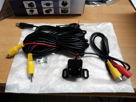 กล้องมองหลังแบบมีอินฟาเรด ติดรถไว้ดูรถเวลาถอยครับ