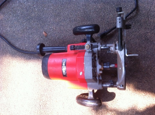 เร้าเตอร์ทำบัว 1/2" maktec Router MT360 อุปกรณ์ครบ เร้าเตอร์ทำบัว 1/2" maktec Router MT360 อุปกรณ์ครบ