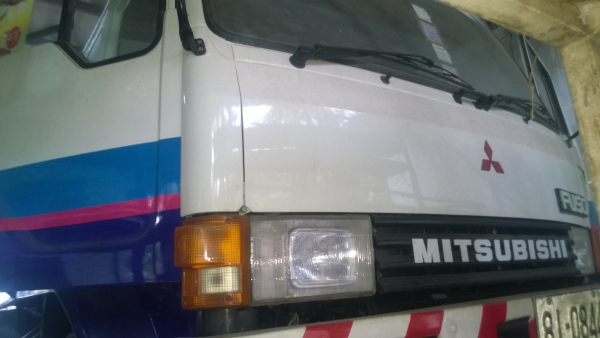 MITSUBISHI FUSO  คุณ สุเทพ จังหวัดศรีษะเกศ มัดจำกลางอากาศแล้วค่ะ