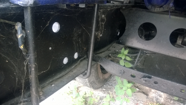 MITSUBISHI FUSO  คุณ สุเทพ จังหวัดศรีษะเกศ มัดจำกลางอากาศแล้วค่ะ