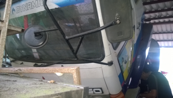 MITSUBISHI FUSO  คุณ สุเทพ จังหวัดศรีษะเกศ มัดจำกลางอากาศแล้วค่ะ