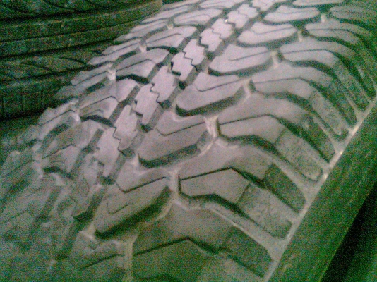 235/75R15 MICHELIN  LTX A/T  มี 1 เส้น TEL.081-427-3941