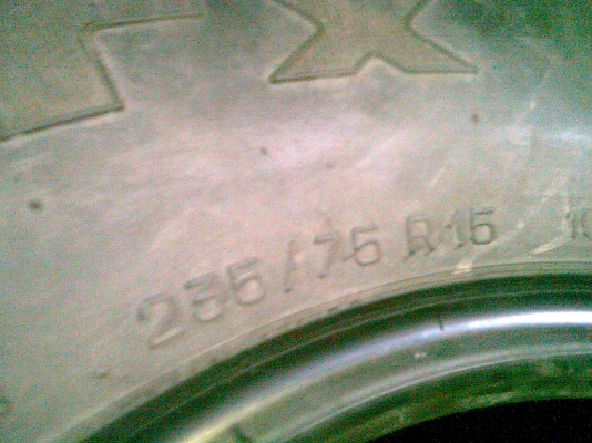 235/75R15 MICHELIN  LTX A/T  มี 1 เส้น TEL.081-427-3941