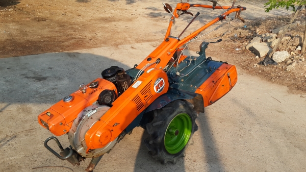 รถพรวนดิน