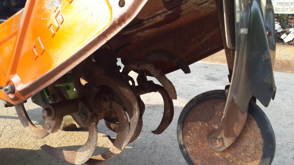 รถพรวนดิน