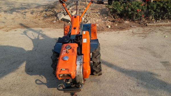 รถพรวนดิน