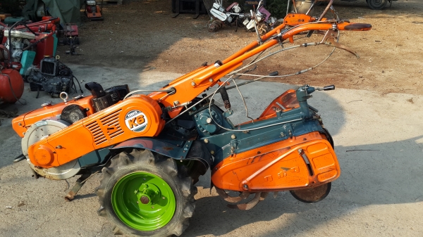 รถพรวนดิน