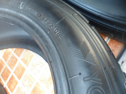 ยางซอฟ195/55/15(7,000฿4เส้น)YOKO AD048(japan)ปี07-08 (1ชุด) ใส่หล่อ,ใส่แท้ หนึบๆ (ไม่มีปะ,ร้าว,บวม,แตกลายงา)