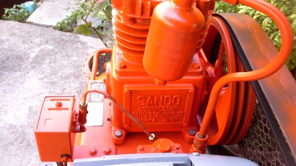 ขายปั้มลม sanco japan 2 สูบตั้ง มอเตอร์ไฟ 220 V ไฟบ้าน