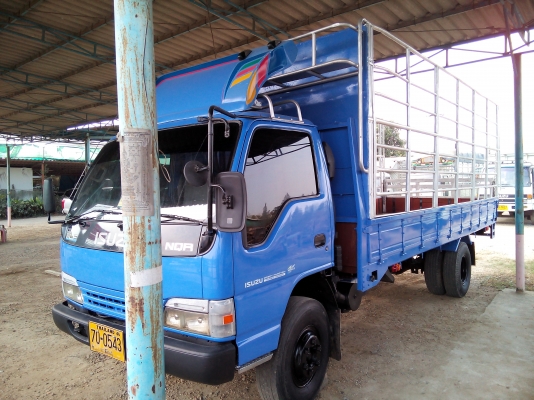 6 ล้อกลาง  ISUZU NQR 120 แรงม้า *ยาว 5.50ม.* รถสวยเดิม+สวยจริง  *รถห้างแท้* คัชซีใหญ่ *