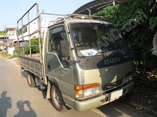 รถบรรทุก 4 ล้อ ยี่ห้อ ISUZU รุ่น NHR รถบรรทุก 4 ล้อ ยี่ห้อ ISUZU รุ่น NHR