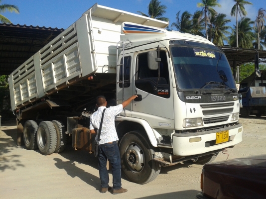 ISUZU เดกก้า 10ล้อดั้มพ์ 2เพลา 270แรง ยูโร2 ปี 48  รถสวยพร้อมใช้งาน เล่มพร้อมโอน 087-2976734