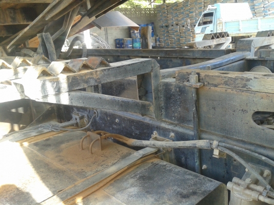 ISUZU เดกก้า 10ล้อดั้มพ์ 2เพลา 270แรง ยูโร2 ปี 48  รถสวยพร้อมใช้งาน เล่มพร้อมโอน 087-2976734