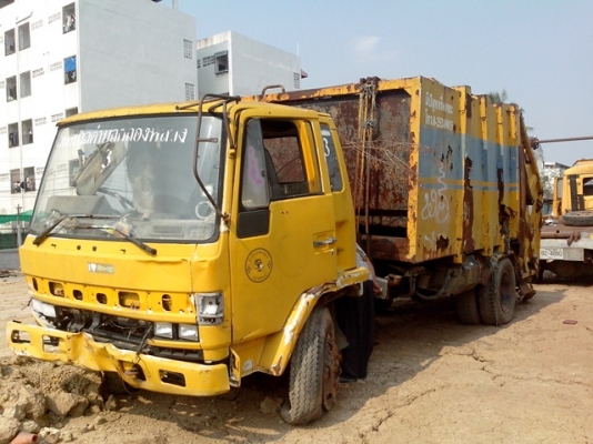 ขายรถบรรทุกหกอีซูซูFTR11HY เครื่อง 165 แรงม้า 6BD1 มีทะเบียนแจ้งจอดแล้ว