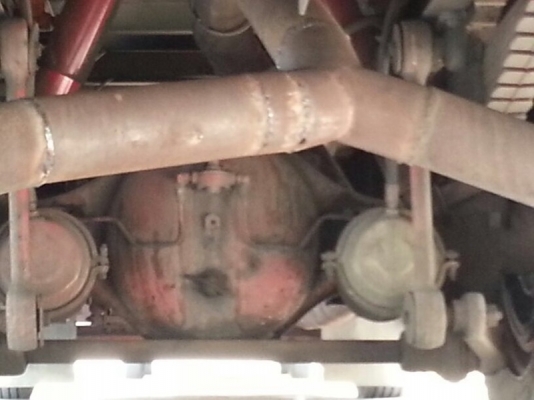 รถอีซูซุ 6 ล้อ ( รถบัส )  260 แรงม้า. ปี 52    สนใจติดต่อ 081 - 6079515