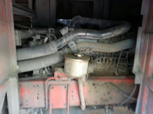 รถอีซูซุ 6 ล้อ ( รถบัส )  260 แรงม้า. ปี 52    สนใจติดต่อ 081 - 6079515