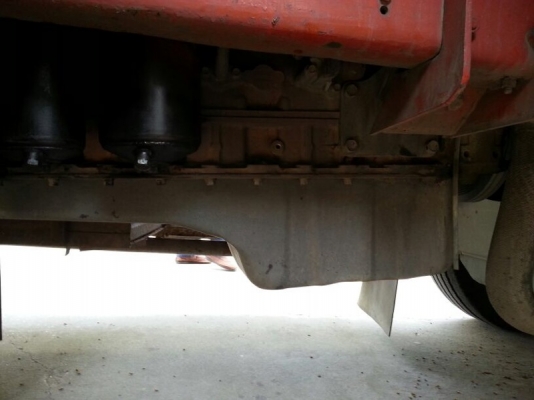 รถอีซูซุ 6 ล้อ ( รถบัส )  260 แรงม้า. ปี 52    สนใจติดต่อ 081 - 6079515