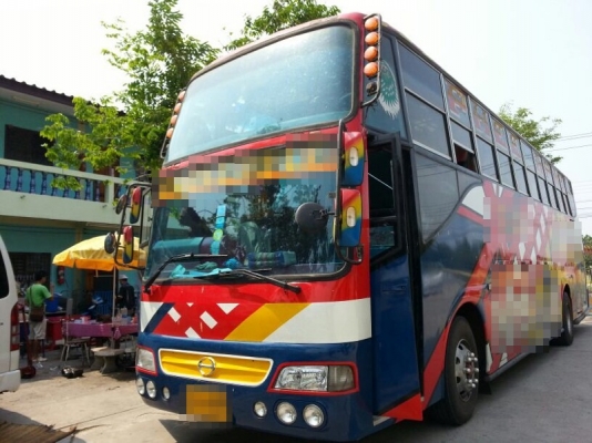 รถอีซูซุ 6 ล้อ ( รถบัส )  260 แรงม้า. ปี 52    สนใจติดต่อ 081 - 6079515