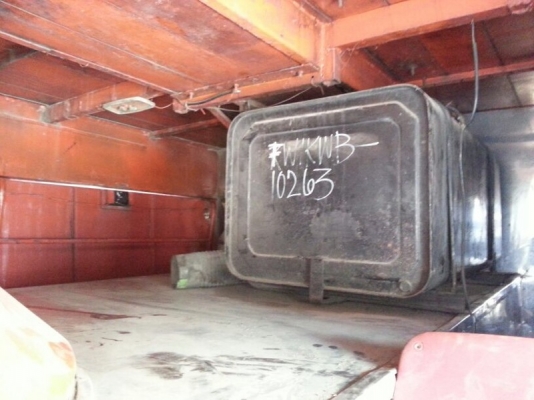 รถอีซูซุ 6 ล้อ ( รถบัส )  260 แรงม้า. ปี 52    สนใจติดต่อ 081 - 6079515