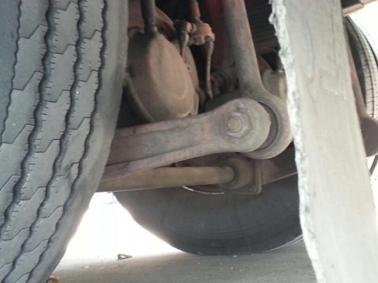 รถอีซูซุ 6 ล้อ ( รถบัส )  260 แรงม้า. ปี 52    สนใจติดต่อ 081 - 6079515