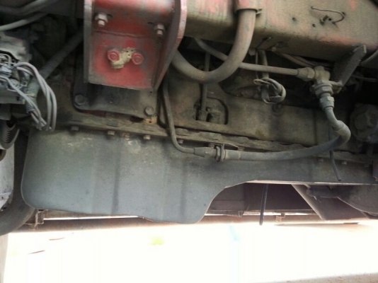 รถอีซูซุ 6 ล้อ ( รถบัส )  260 แรงม้า. ปี 52    สนใจติดต่อ 081 - 6079515