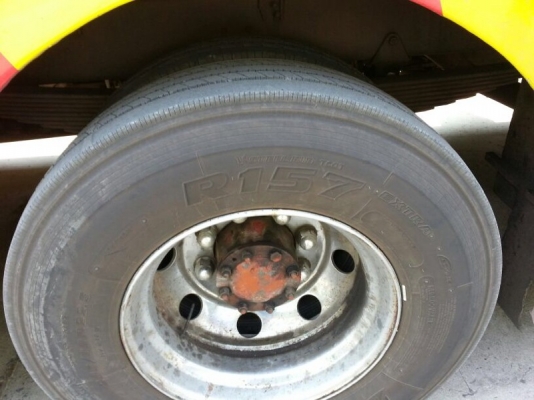 รถอีซูซุ 6 ล้อ ( รถบัส )  260 แรงม้า. ปี 52    สนใจติดต่อ 081 - 6079515