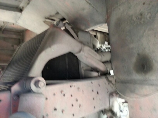 รถอีซูซุ 6 ล้อ ( รถบัส )  260 แรงม้า. ปี 52    สนใจติดต่อ 081 - 6079515