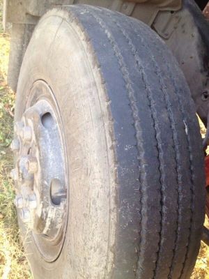 รถฮีโน่ 10 ล้อ รั้ว  ( ไม่ดั้ม )  195 แรงม้า. สนใจติดต่อ 081 - 6079515