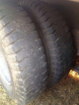 รถฮีโน่ 10 ล้อ รั้ว  ( ไม่ดั้ม )  195 แรงม้า. สนใจติดต่อ 081 - 6079515