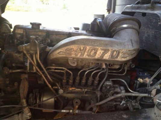 รถฮีโน่ 10 ล้อ รั้ว  ( ไม่ดั้ม )  195 แรงม้า. สนใจติดต่อ 081 - 6079515