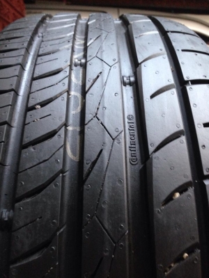 ขายยางป้ายแดง  CONTI 225-45-17 ปลายปี12 ถอดจากรถเบนซ์ ดอก100\%