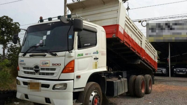 รถฮีโน่ 10 ล้อดั้ม 344 แรงม้า. ปี 53  สนใจติดต่อ 081 - 6079515