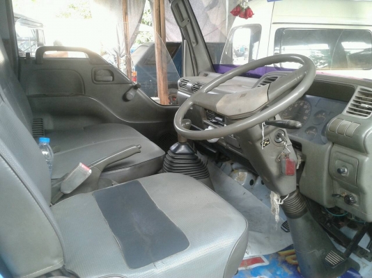 ขายโดยสารNKR 120แรง เครื่องดี แชสซีสวย เอกสารพร้อมโอน