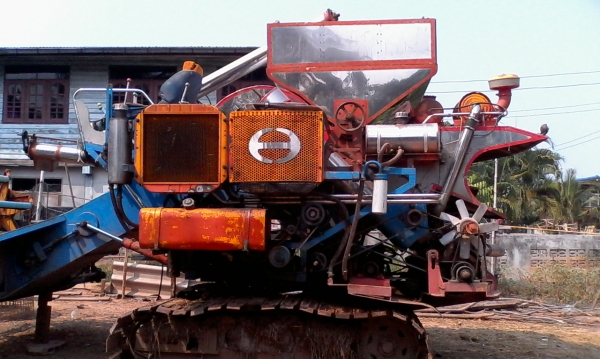 รถเกี่ยวข้าว+เทเลอร์ 10 ล้อ ( 620000 ) รถเกี่ยวข้าว+เทเลอร์ 10 ล้อ ( 620000 )