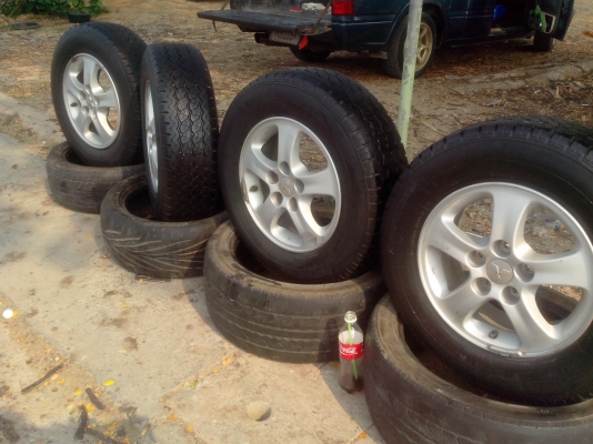 ขายแม็กขอบ15/5/114.3พร้อมยางราคาแสนถูก