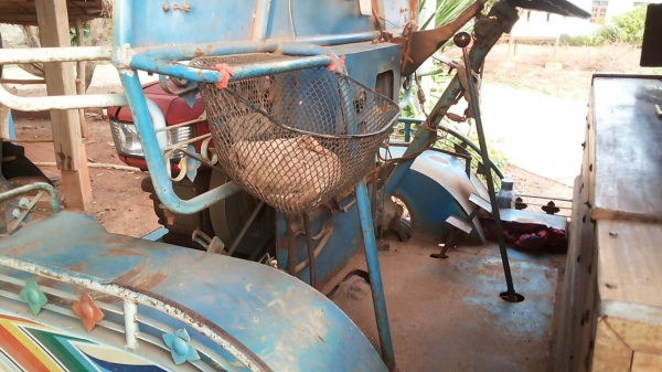 ***ขายแล้วครับขอบคุณ Truck2hand ขายด่วนๆ !! แต๋น6ล้อ ราคาเบาๆ เครื่องKUBOTA RT110 11แรง เครื่องแน่น สตาร์ทติดง่าย เกียร์อีสุเอลดีไม่หลุด ช่วงล่างคานหน้าบัดดี้ เฟืองท้าย 85 คัสซีหน้า5 สวยเดิมไม่ผุ กระบะพื้นไม้คอกไม้สูงสภาพดี ไม่มีผุ มีหลังคา พ.ธรรมดา ยางหน ***ขายแล้วครับขอบคุณ Truck2hand ขายด่วนๆ !! แต๋น6ล้อ ราคาเบาๆ เครื่องKUBOTA RT110 11แรง เครื่องแน่น สตาร์ทติดง่าย เกียร์อีสุเอลดีไม่หลุด ช่วงล่างคานหน้าบัดดี้ เฟืองท้าย 85 คัสซีหน้า5 สวยเดิมไม่ผุ กระบะพื้นไม้คอกไม้สูงสภาพดี ไม่มีผุ มีหลังคา พ.ธรรมดา ยางหน