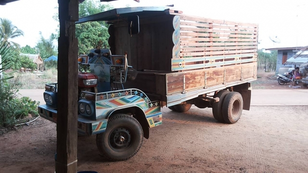 ***ขายแล้วครับขอบคุณ Truck2hand ขายด่วนๆ !! แต๋น6ล้อ ราคาเบาๆ เครื่องKUBOTA RT110 11แรง เครื่องแน่น สตาร์ทติดง่าย เกียร์อีสุเอลดีไม่หลุด ช่วงล่างคานหน้าบัดดี้ เฟืองท้าย 85 คัสซีหน้า5 สวยเดิมไม่ผุ กระบะพื้นไม้คอกไม้สูงสภาพดี ไม่มีผุ มีหลังคา พ.ธรรมดา ยางหน ***ขายแล้วครับขอบคุณ Truck2hand ขายด่วนๆ !! แต๋น6ล้อ ราคาเบาๆ เครื่องKUBOTA RT110 11แรง เครื่องแน่น สตาร์ทติดง่าย เกียร์อีสุเอลดีไม่หลุด ช่วงล่างคานหน้าบัดดี้ เฟืองท้าย 85 คัสซีหน้า5 สวยเดิมไม่ผุ กระบะพื้นไม้คอกไม้สูงสภาพดี ไม่มีผุ มีหลังคา พ.ธรรมดา ยางหน