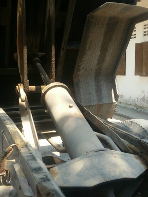 ISUZU  รถดั้ม