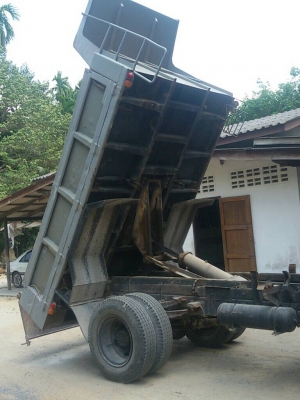 ISUZU  รถดั้ม