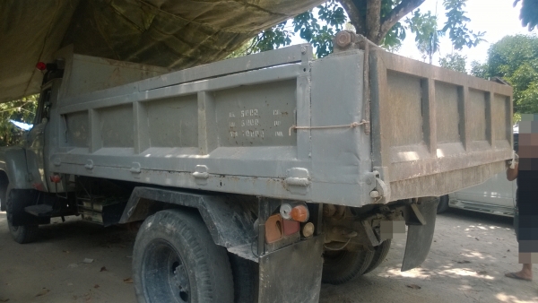 ISUZU  รถดั้ม