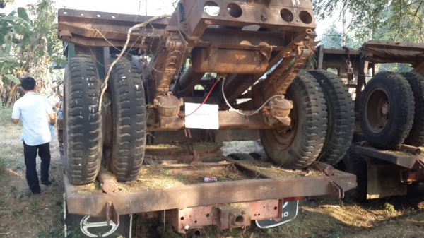 หกล้อเบ้นซ์ เครื่องดีเซล ๖ สูบ ชอบราคาเท่าไร ต่อรองกันได้ครับ