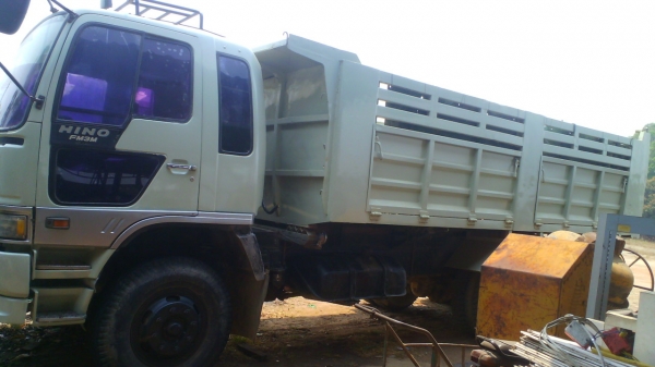 สิบล้อ ฮีโน่ ๓ เอ็ม รถปี ๓๘ เครื่องเดิม เกียร์เดิม ดั้มสามมิตร รถพันธ์สวย ลดราคาจาก 1,400,000 บาท.ลดราคาเพื่อ ล้างสต๊อคครั้งยิ่งใหญ่.