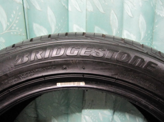 ขายยาง Bridgestone ขนาด 185 55R 16 ขอบ 16 ตุ่มหน้ายางมีครบทุกเส้น