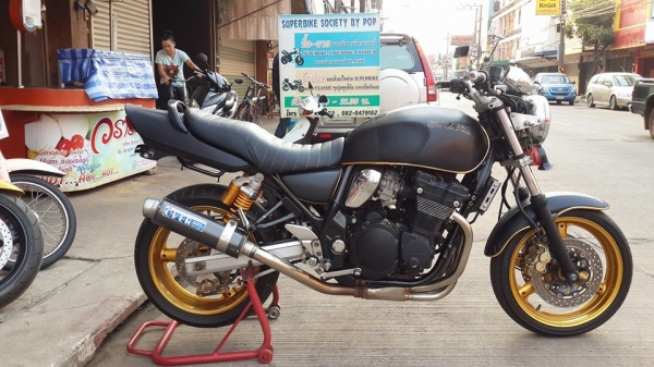 มาใหม่คับ SUZUKI INAZUMA 400cc เสียสรรพสามิตรเรียบร้อยคับ หุ้มเคฟล่าทั้งคันดุๆ ทน ถึก มัน ....ราคา 59000 บาท ส่งได้ทั่วไทยคับ สนใจติดต่อ 081-0578282 pop bigbike sakonnakhon...( สิ่งที่ต้องเปลี่ยนมียางหน้าคับเริ่มหมดละ )