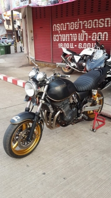 มาใหม่คับ SUZUKI INAZUMA 400cc เสียสรรพสามิตรเรียบร้อยคับ หุ้มเคฟล่าทั้งคันดุๆ ทน ถึก มัน ....ราคา 59000 บาท ส่งได้ทั่วไทยคับ สนใจติดต่อ 081-0578282 pop bigbike sakonnakhon...( สิ่งที่ต้องเปลี่ยนมียางหน้าคับเริ่มหมดละ )