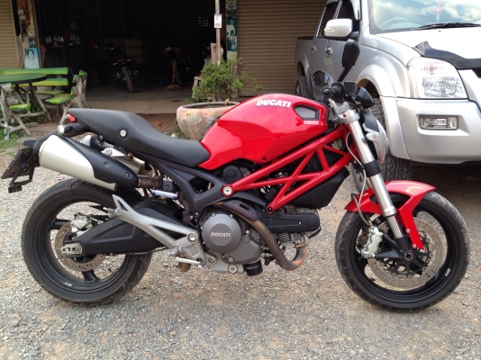 ขายDUCATI M795 รถศูนย์ ทะเบียนพร้อมโอน