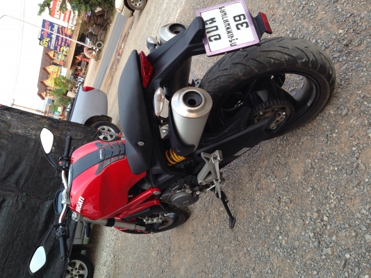 ขายDUCATI M795 รถศูนย์ ทะเบียนพร้อมโอน