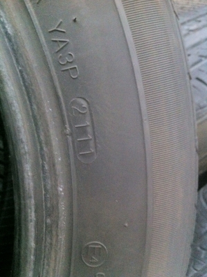 ขาย...KUMHO 195/60/15 ปี2011 ดอกนิ่มๆ ไม่รั่วซึม